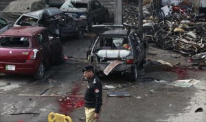 مقتل 7 أشخاص في هجوم على مقر للشرطة الباكستانية في لاهور شرقي باكستان