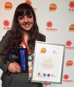 طالبة ليبية تتحصل على لقب أصغر عالمة في بريطانيا لعام 2015
