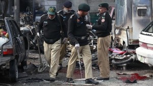 مقتل 6 اشخاص بهجوم انتحاري مزدوج على قداس في لاهور شرقي باكستان