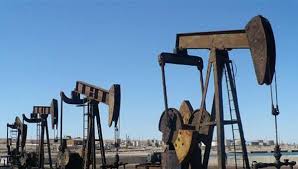 النفط يرتفع أكثر من دولار بدعم التوتر في الشرق الأوسط