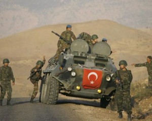 تركيا ترسل قوات إلى إقليم في شرقها بعد اشتباك مع مقاتلين أكراد