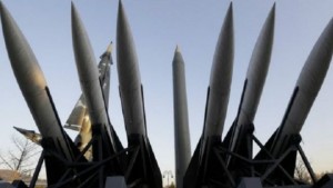 كوريا الشمالية تطلق صاروخين في البحر اثناء زيارة وزير الدفاع الامريكي للمنطقة