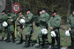 الشرطة الألمانية القبض على أربعة أشخاص خططوا لهجمات على مسلمين ولاجئين