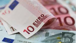 اليورو يرتفع أمام الدولار مع موجة بيع في السندات الألمانية