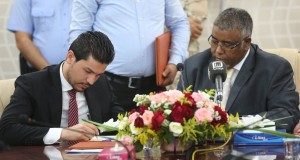 وزير الحكم المحلي بحكومة الوفاق الوطني يتسلم مهام عمله
