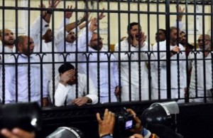 النيابة العامة في مصر تحيل 187 من أنصار الإخوان إلى القضاء العسكري