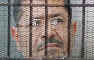 بدء أولى جلسات محاكمة مرسي و24 آخرين في قضية إهانة القضاء
