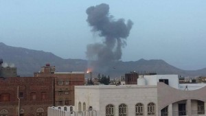 مقتل 8 مدنيين وإصابة أكثر من 20 أخرين في قصف على مخازن الأسلحة شرق صنعاء