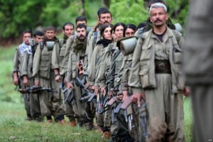 مقاتلوا الأكراد يطردون داعش من تل أبيض السورية الحدودية مع تركيا