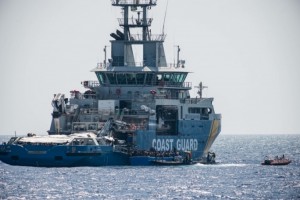 خفر السواحل الإيطالية العثور على خمسين جثة لمهاجرين في قاع مركب قبالة المياه الليبية