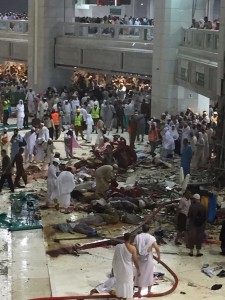 الدفاع المدني السعودي  52 قتيلا و30 جريحا في حادث سقوط رافعة في الحرم المكي