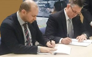 توقيع اتفاق لتكملة المرحلة الثانية من مشروع  التترا  مع شركة  موتورلا  الأمريكية