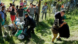 كرواتيا تعلن عجزها عن استقبال المزيد من اللاجئين