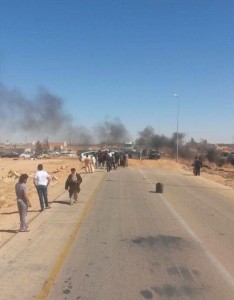 إغلاق الطريق الرابط بين طرابلس وسبها احتجاج على عدم استحداث بلدية الحمادة الحمراء