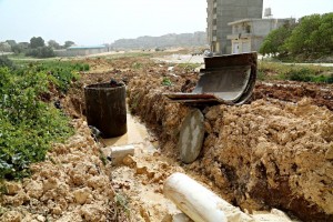 بلدي البيضاء يشرع في تنفيذ مشروع الصرف الصحي بالطريق الدائري بالبيضاء الجديدة