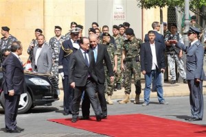 الرئيس الفرنسي يبدأ جولة شرق أوسطية من لبنان
