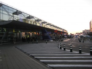 بلجيكا تعيد فتح مطارها الدولي