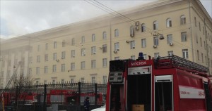 وزارة الدفاع الروسية تعلن السيطرة على الحريق الذي نشب بأحد مبانيها