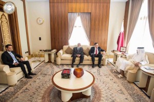 السراج  يجري محادثات مع أمير قطر