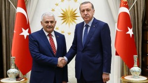 رئيس الوزراء التركي يعلن التشكيلة الوزارية الجديدة