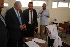 العزابي يتابع سير امتحانات الشهادة الإعدادية بمدينة طرابلس