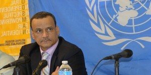 المبعوث الأممي يتسلم تعهدات بمواصلة العمل لإيجاد حل سلمي باليمن.