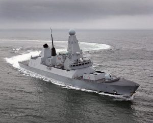 الدفاع البريطانية ارسال السفينة دياموند لمواجهة تهريب الأسلحة إلى ليبيا
