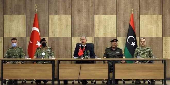 وزير الدفاع التركي: على العالم ألا ينسى جرائم حفتر